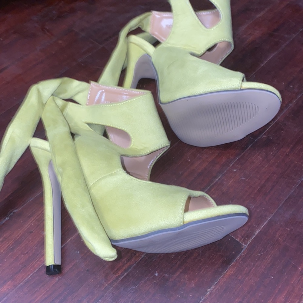 Neon yellow/green heels size 34 - Picture 4 of 5
